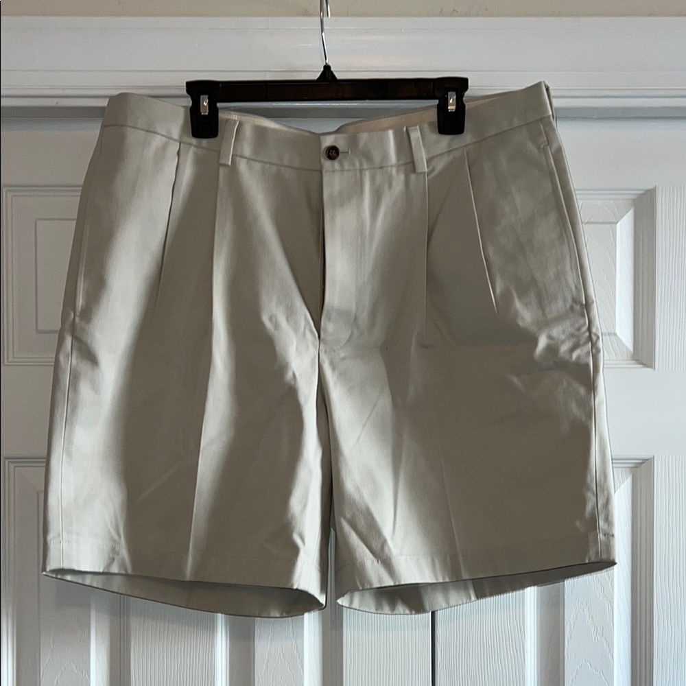 Brooks Brothers Men’s Advantage Short, Pleated, Size 38 - Picture 1 of 4